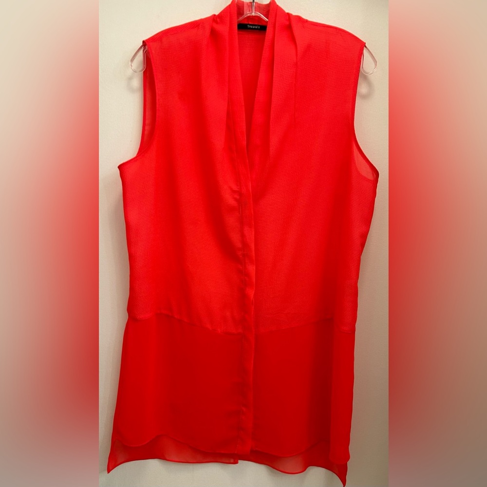 Beautiful Tahari Sheer sleeveless Tunic. In great condition!